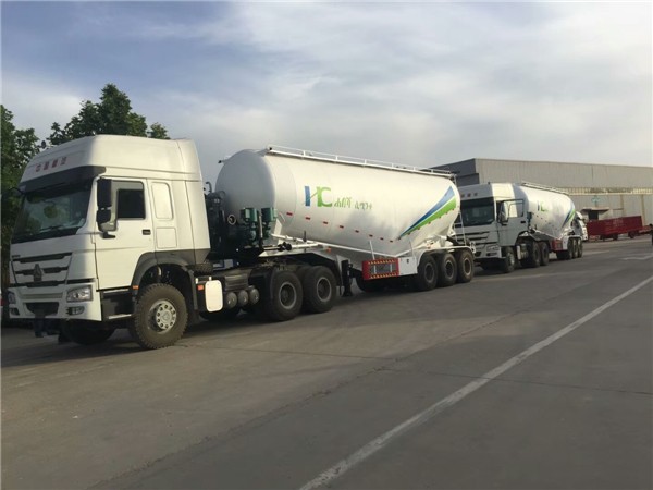 粉粒物料运输半挂车